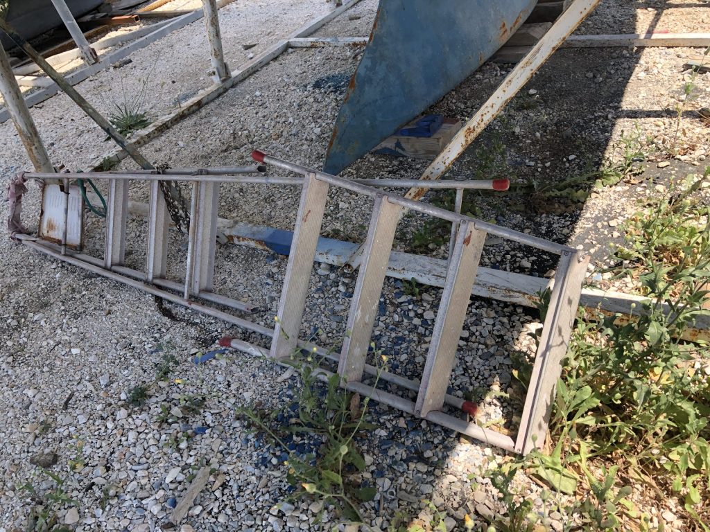 IMG_2811 Gebrochene Leiter