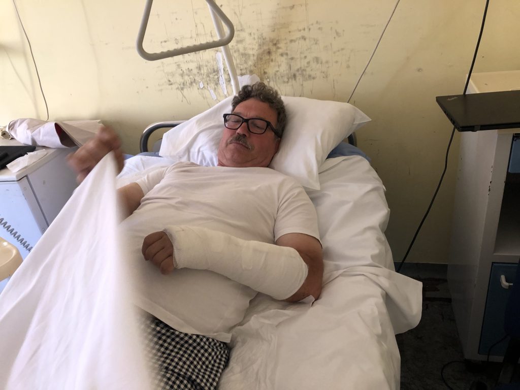 IMG_2827 Gebrochene Hand und Hüft